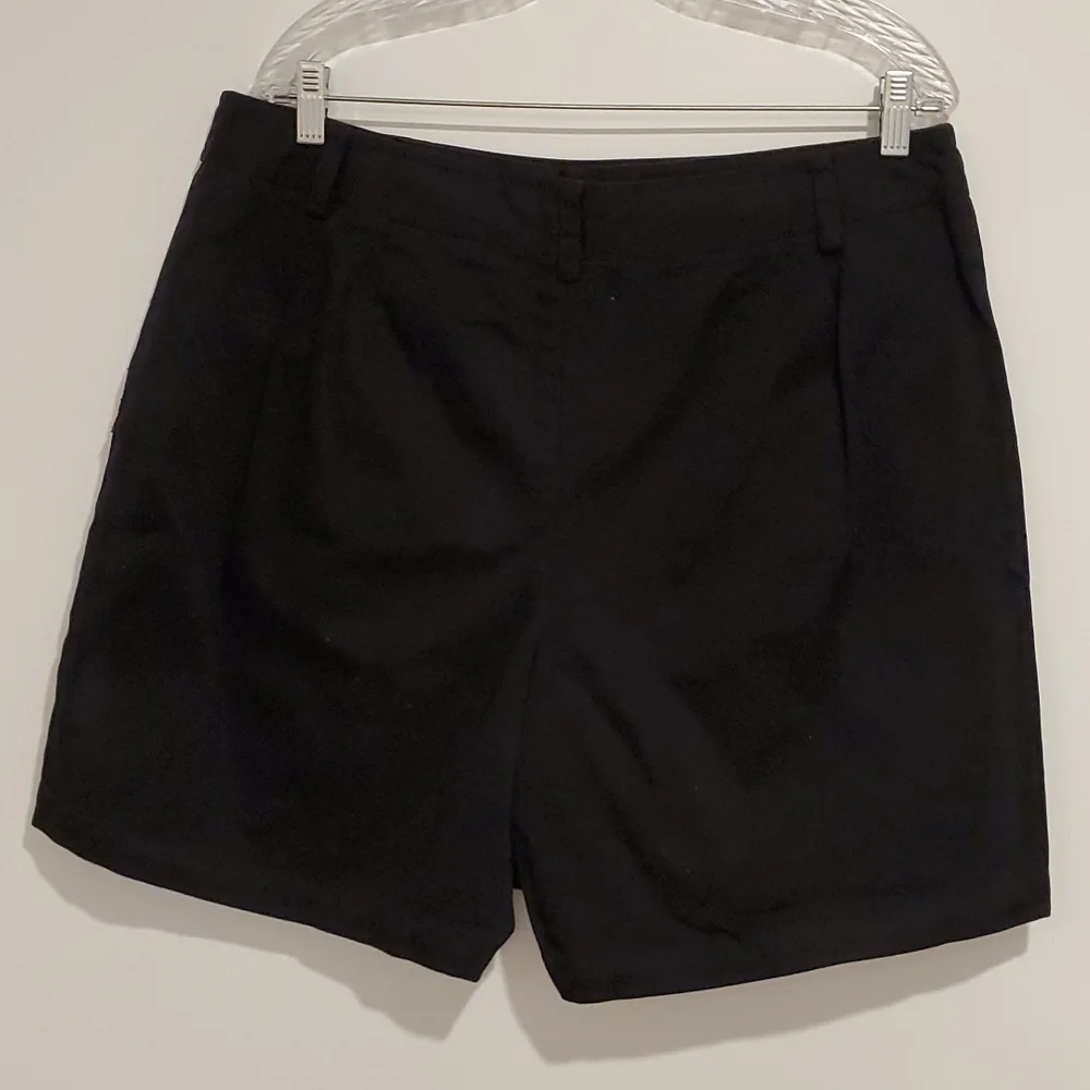 Rafaella Black skort front zipper hook closure flap sz. 16